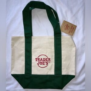 NWT TRADER JOES GREEN MINI TOTE 🟢
